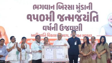 Photo of માંડવી ખાતે મુખ્યમંત્રી ભૂપેન્દ્રભાઈ પટેલના હસ્તે જેરામભાઈ વસાવાને ‘વન અધિકાર પત્ર’ મળ્યો:
