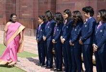 Photo of ભારતીય મહિલા ક્રિકેટ ટીમના સભ્યોએ ભારતના રાષ્ટ્રપતિ સાથે મુલાકાત કરી: