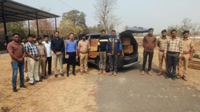 Photo of ડાંગના ગાઢ જંગલમાં સંયુક્ત દળનો ધડાકેદાર છાપો: XUV 500 ગાડી સાથે રૂ. ૩.૨૯ લાખનો મુદ્દામાલ કબ્જે