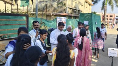 Photo of કંકુ તીલક સાથે ધોરણ-૧૦ બોર્ડ પરીક્ષાની શરૂઆત: “ડર નહીં, આત્મવિશ્વાસ રાખો” – સાંસદ ધવલભાઈ પટેલ