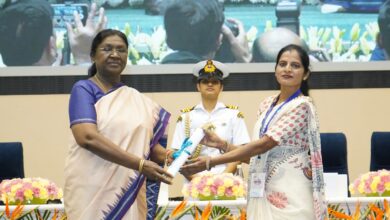 Photo of ડાંગથી દિલ્હી સુધી ગુંજ્યું નામ: સંગીતાબેન દેશમુખને રાષ્ટ્રપતિના હસ્તે રાષ્ટ્રીય સન્માન