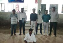 Photo of ડાંગ LCBનો ધડાકો: ગ્રામિણ બેંકમાંથી ચોરાયેલ મોબાઇલ સાથે આરોપી ઝડપાયો