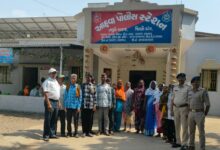 Photo of આહવા પોલીસની તત્પરતા: મહારાષ્ટ્રમાંથી ૨૦ મજૂરોને પરત લાવી પરિવાર સાથે કરાવ્યો ભાવુક મિલન