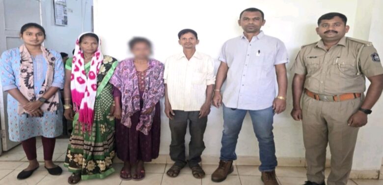 Photo of “ઓપરેશન મિલાપ”ની સિદ્ધિ: ડાંગની ગુમ દીકરી ૫૫૦ કિમી દૂર મહારાષ્ટ્રમાંથી મળી