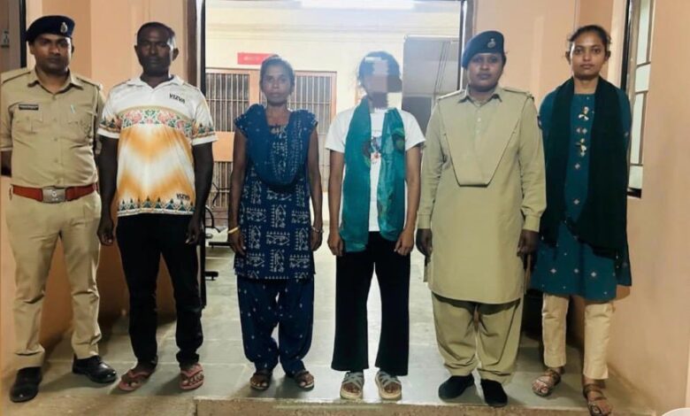 Photo of “ઓપરેશન મિલાપ” હેઠળ વઘઈ પોલીસની ઝડપી કામગીરી, ગુમ થયેલી દીકરીને પરિવાર સાથે પુનઃમિલન કરાવ્યું