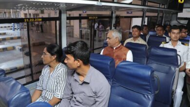 Photo of સુરતમાં કાળઝાળ ગરમી વચ્ચે એસ.ટી. બસમાં મુસાફરી કરતા રાજ્યપાલશ્રી: