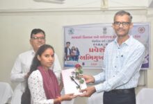 Photo of સરકારી વિનયન અને વાણિજ્ય કોલેજ, આહવા ખાતે પ્રથમ વર્ષના વિદ્યાર્થીઓનો પ્રવેશોત્સવ અને અભિમુખતા કાર્યક્રમ યોજાયો: